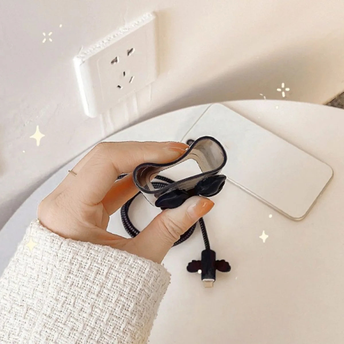 Cable Protector & Winder Set – Cute Black Love Bow Design for iPhone Chargers